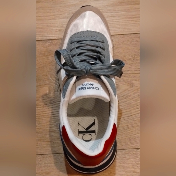 🔥NWT 🔥 Marc Fisher/ Calvin Klein Sneakers (M) Size 9 - Picture 2 of 7